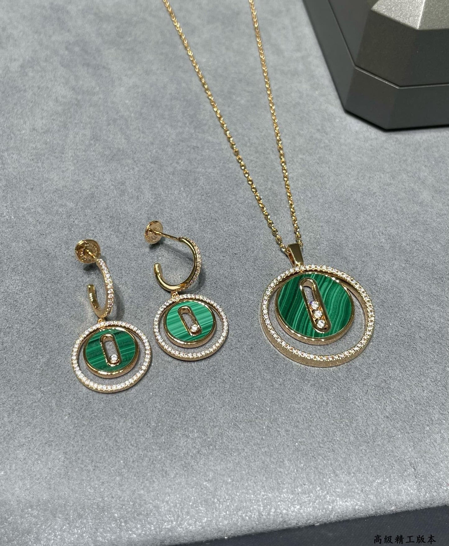 [Sprite Jewelry]LUCKY MOVE Sliding‑diamond C‑shape Ear Hoops