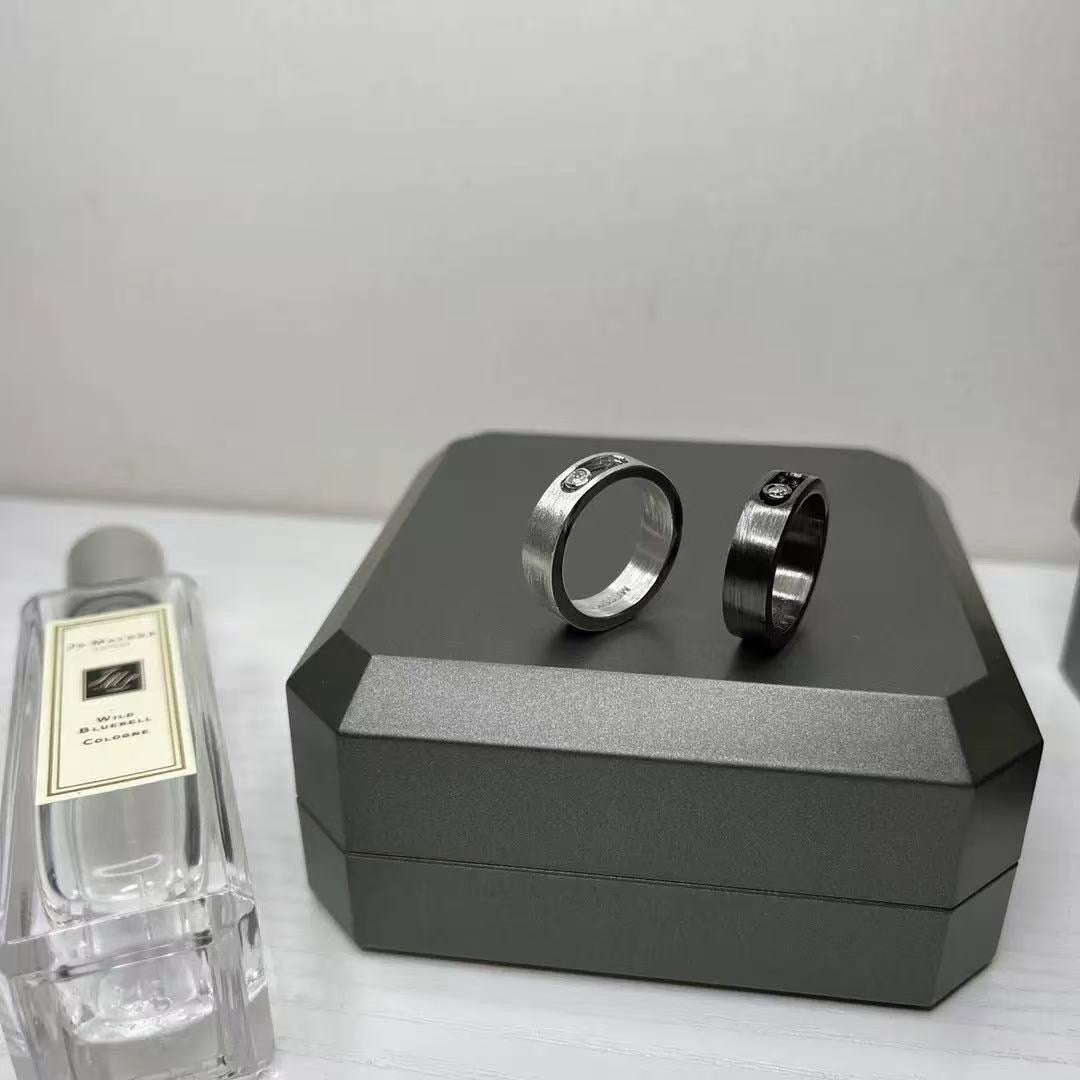 [Sprite Jewelry]Black Titanium Ring with Single Sliding Diamond (Men's Style)