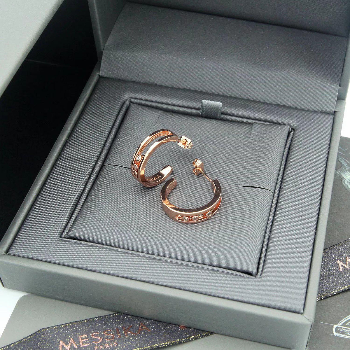 [Sprite Jewelry] Move Double Hoop Earrings, 3 Movable Stones